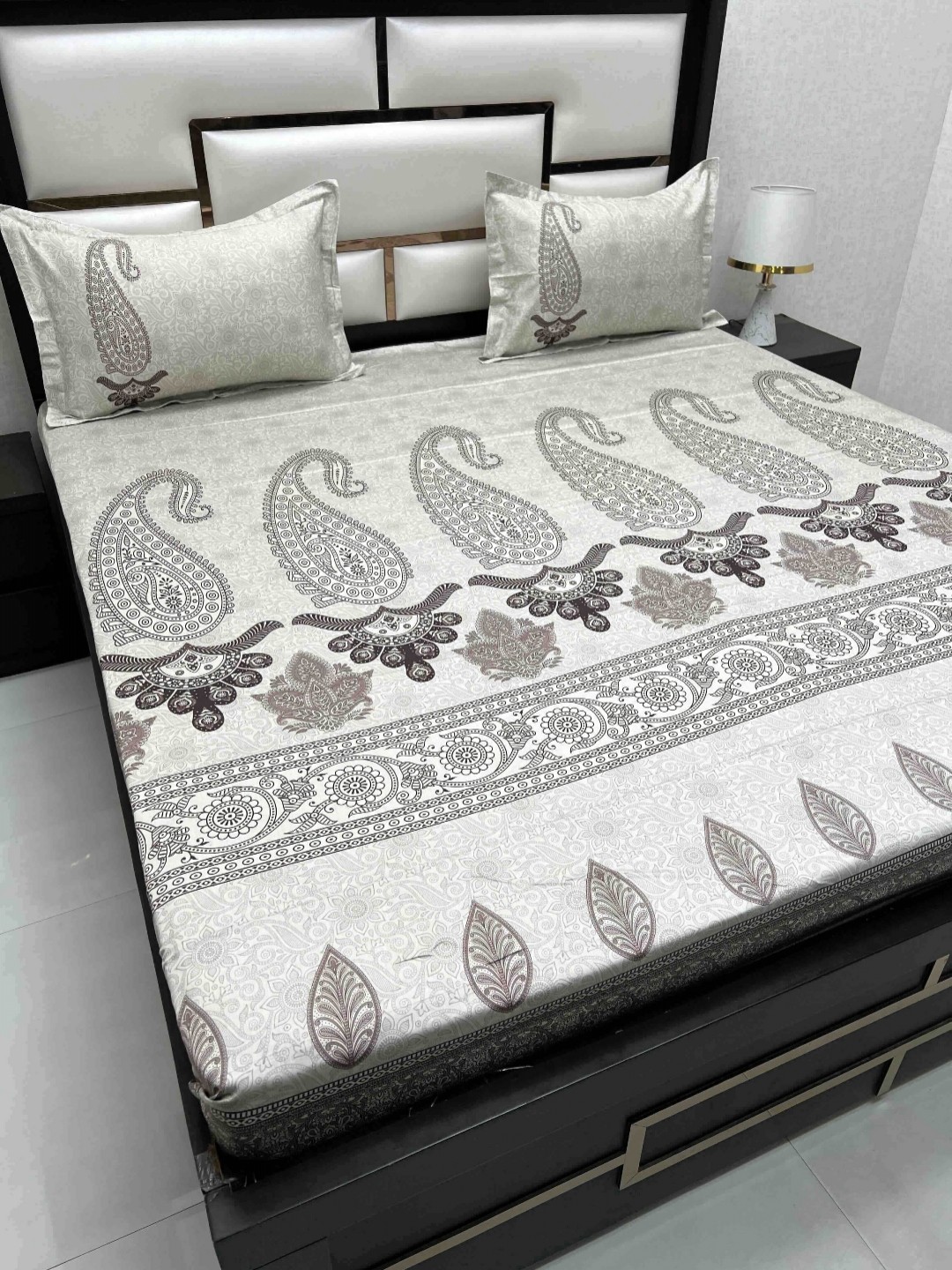 

Pure Decor Cotton King Size Double Bedsheet With 2 Pillow Covers 2.74m X 2.74m, White