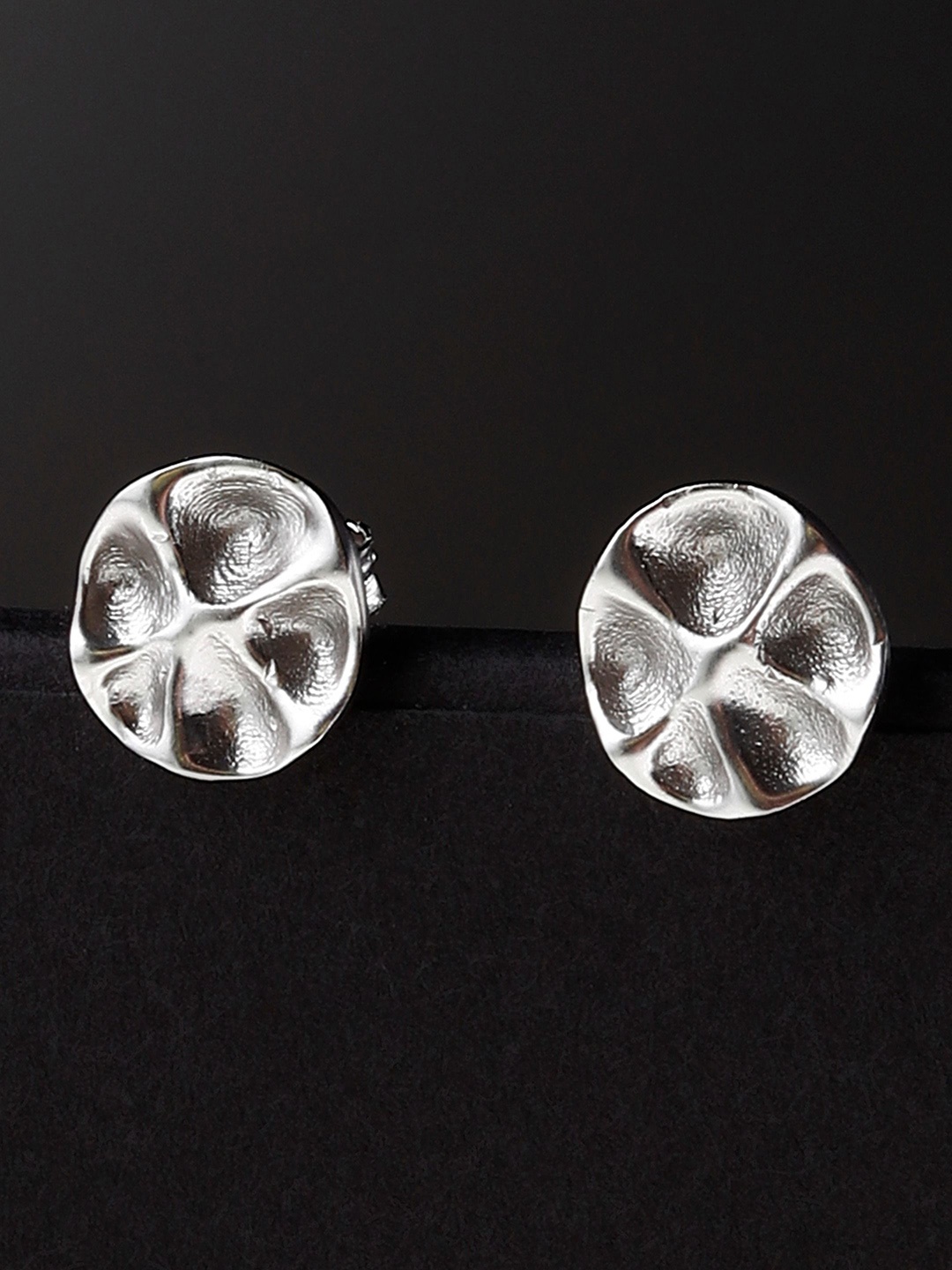 

DIAVO Contemporary Studs Earrings, Silver