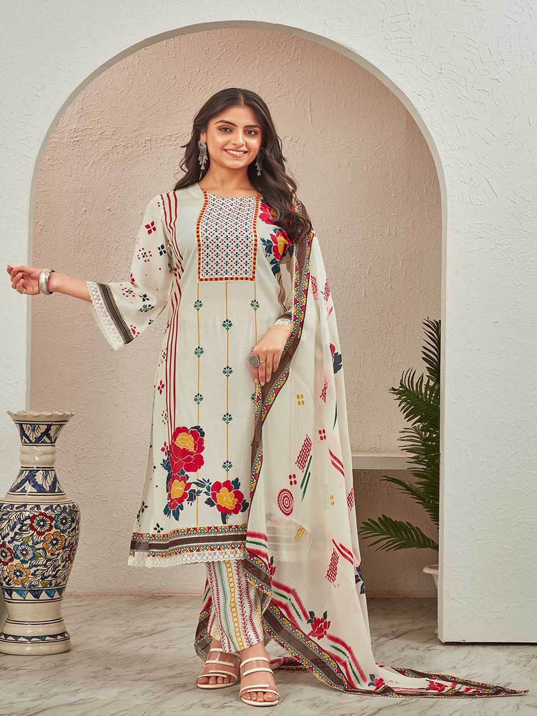 

PIRRA DESIGNS Women Floral Printed Regular Gotta Patti Kurta with Trousers & With Dupatta, Off white