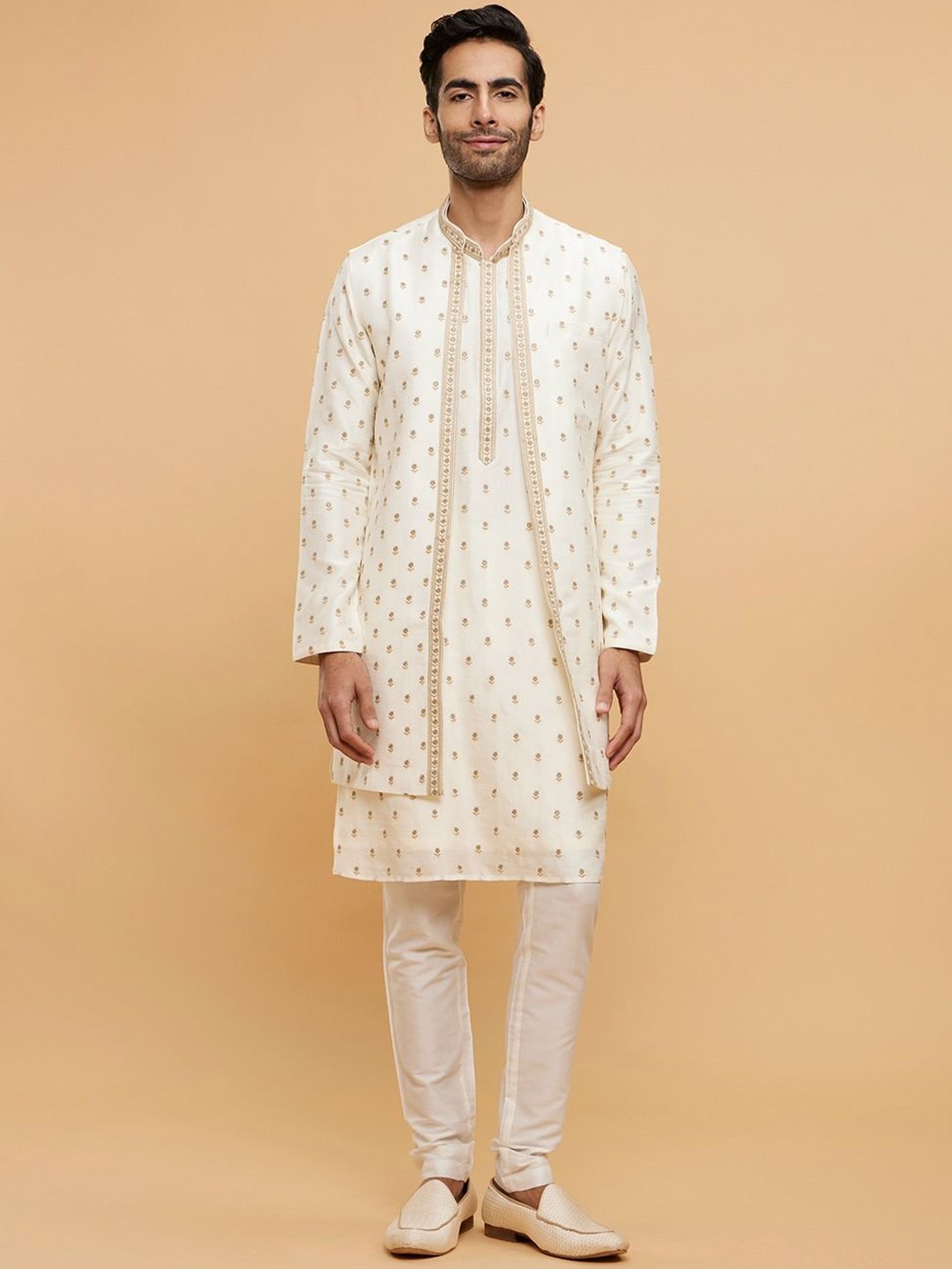 

Twamev Floral Embroidered Mandarin Collar Regular Straight Kurta & Trouser & Jacket, Cream