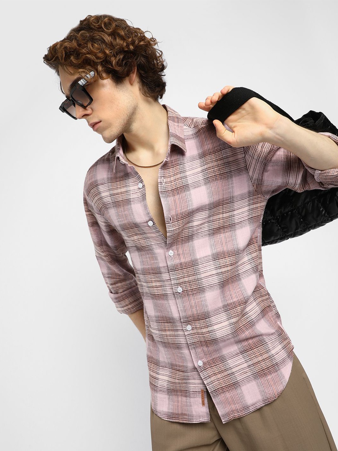 

Campus Sutra Men Comfort Spread Collar Tartan Checked Casual Shirt, Beige