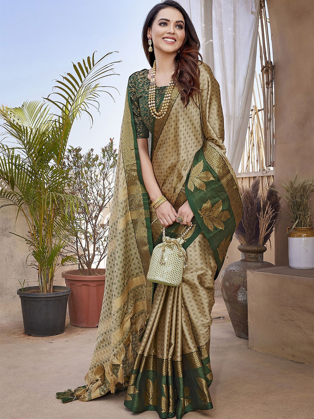 

Aldwych Woven Design Zari Silk Blend Chanderi Saree, Beige