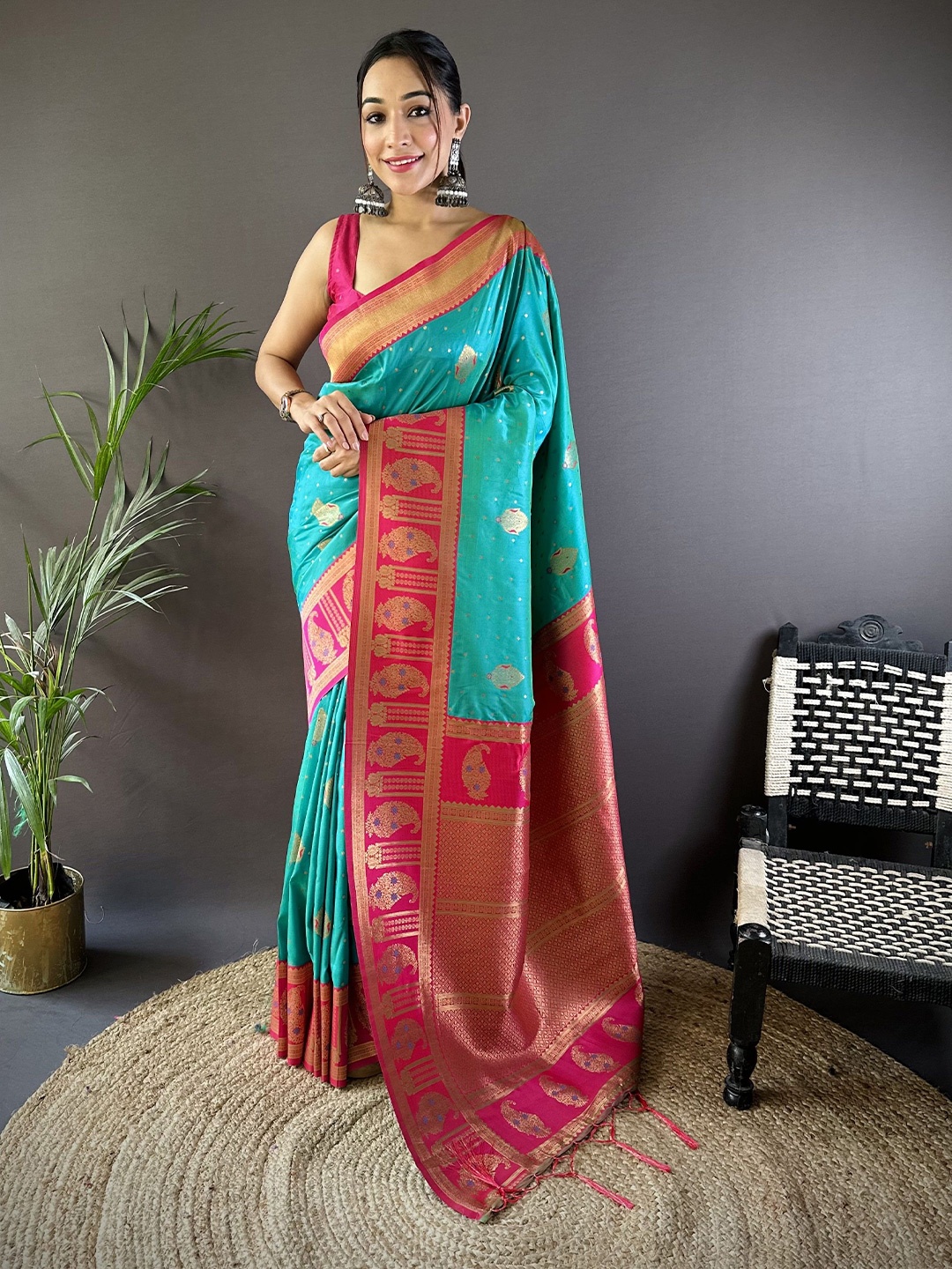 

LeeliPeeri Designer Woven Design Zari Silk Blend Banarasi Saree, Teal