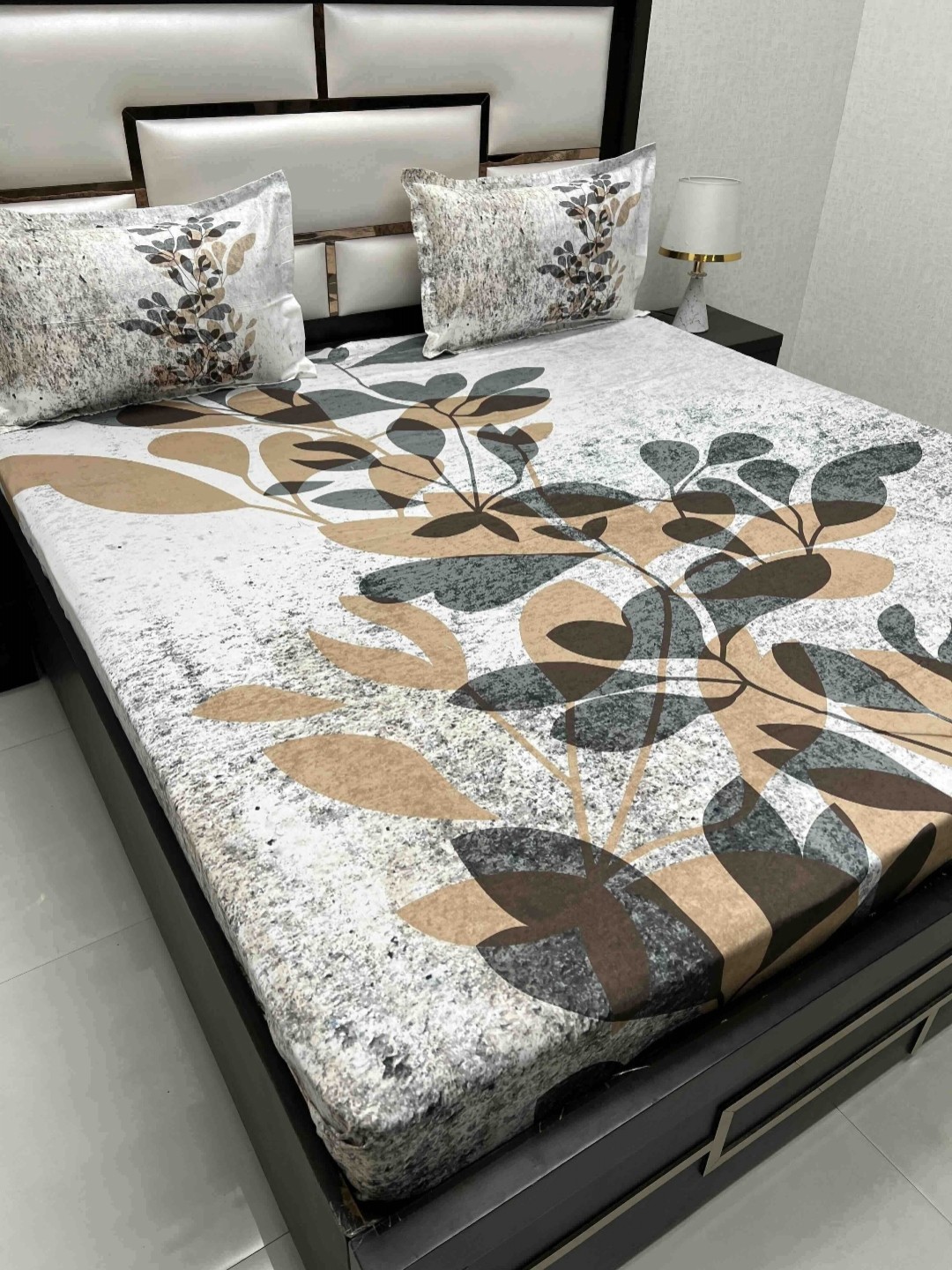 

Pure Decor Cotton King Size Double Bed Bedsheet With 2 Pillow Covers 2.74m X 2.74m, White