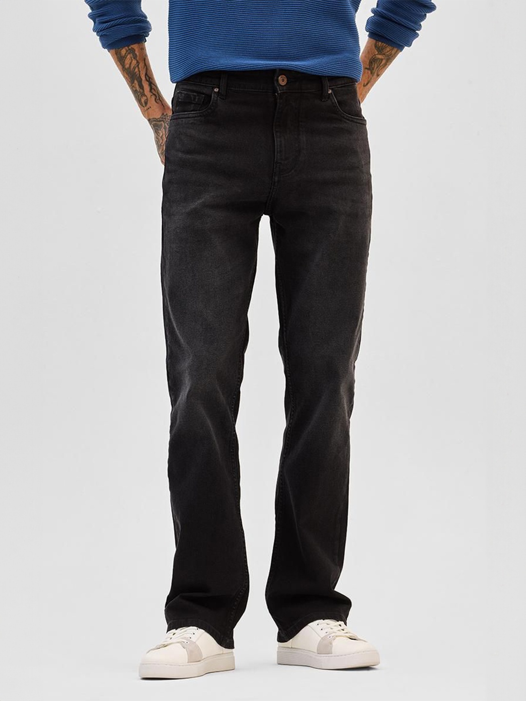 

Snitch Men Classic Fit Light Fade Mid-Rise Stretchable Jeans, Charcoal