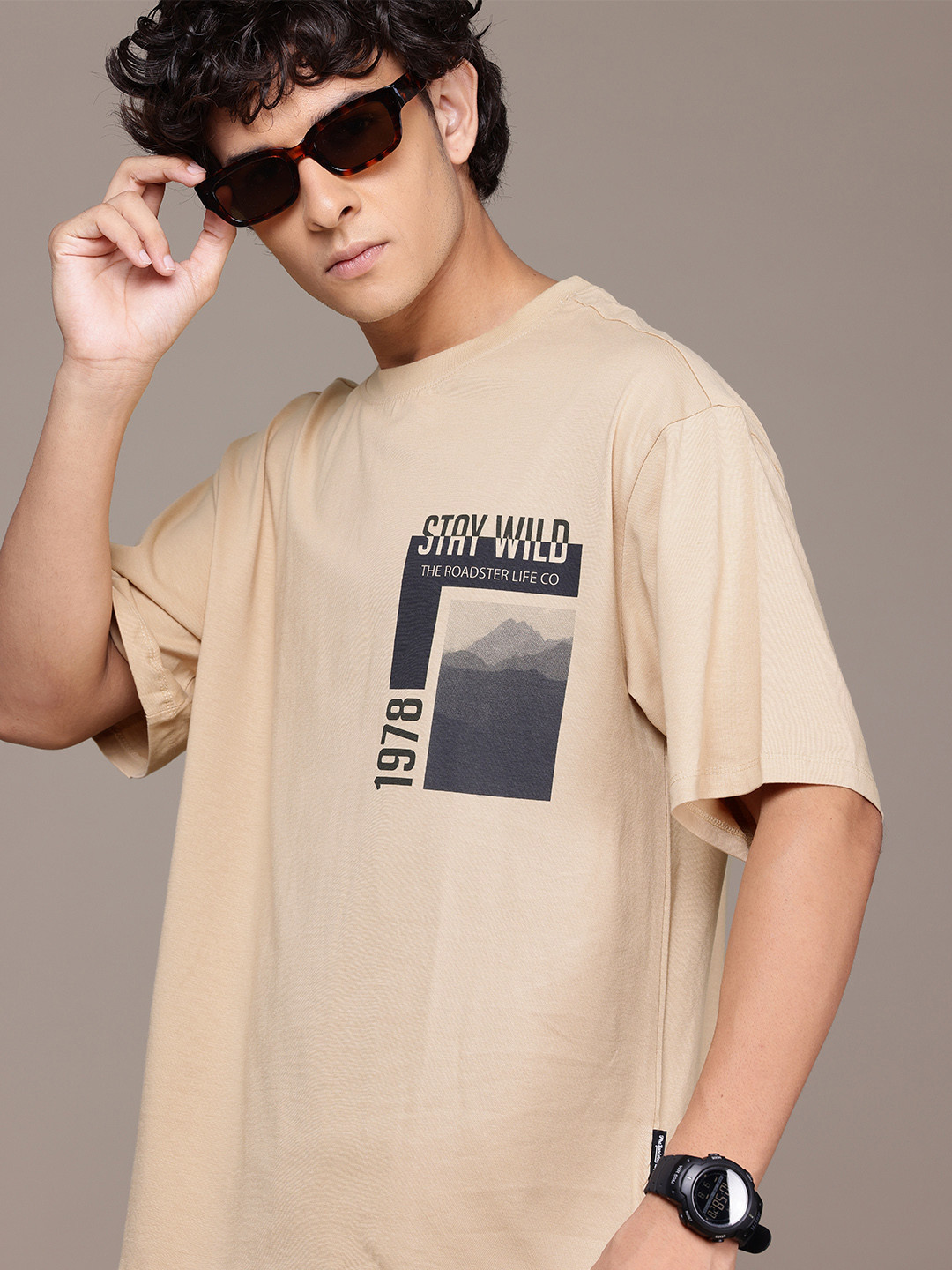 

The Roadster Lifestyle Co. Graphic Printed T-shirt, Beige