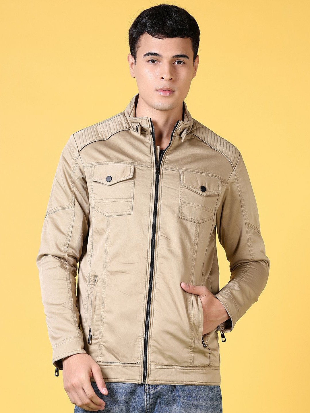 

V-Mart Men Quilted Jacket, Beige