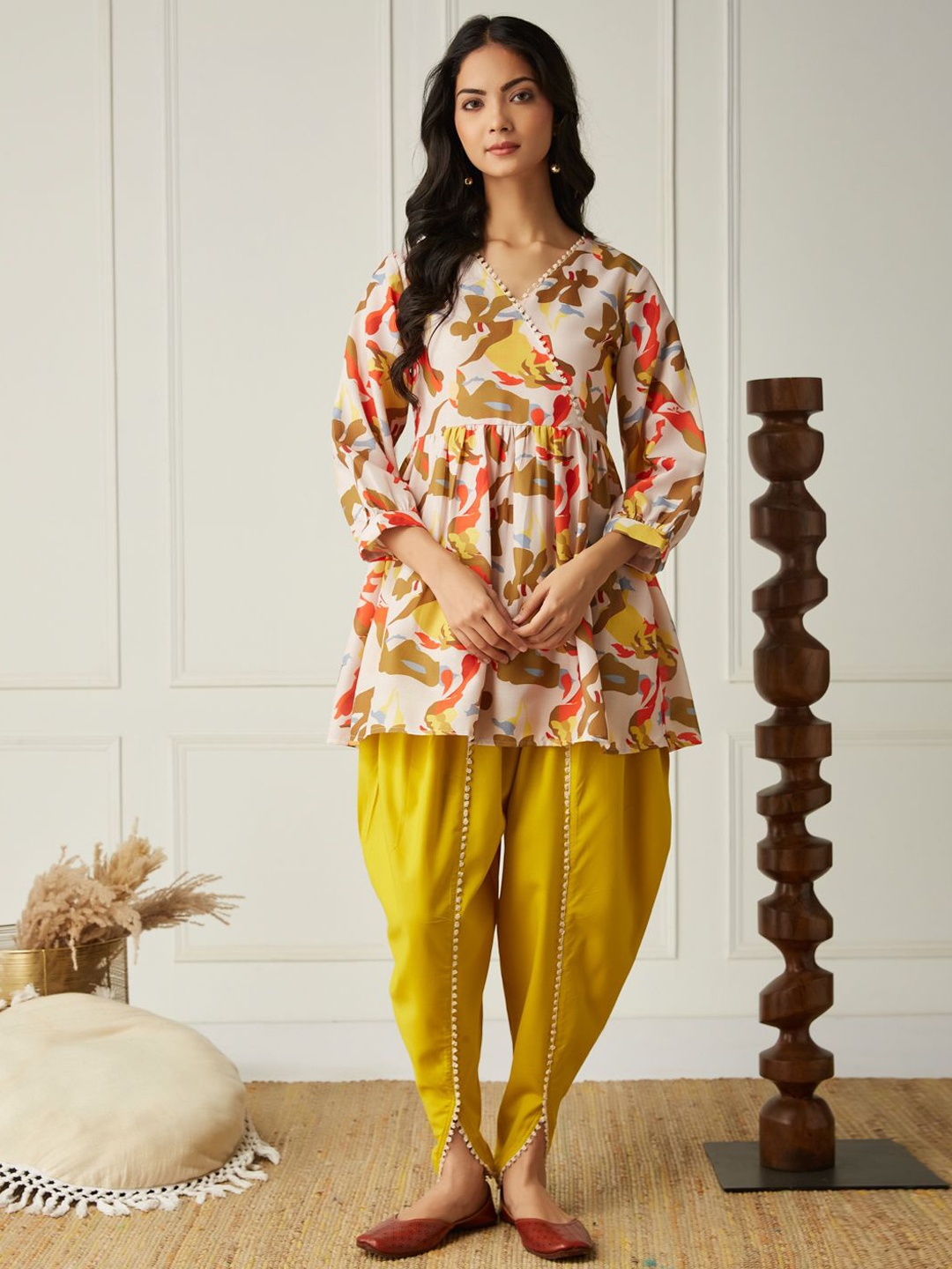 

J Turritopsis Printed Tunic With Dhoti Pant Co-Ords, Yellow