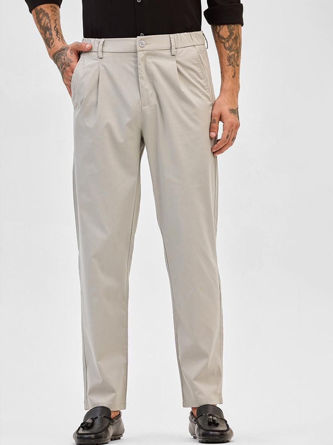 

Snitch Men Smart Slim Fit Pleated Trousers, Cream