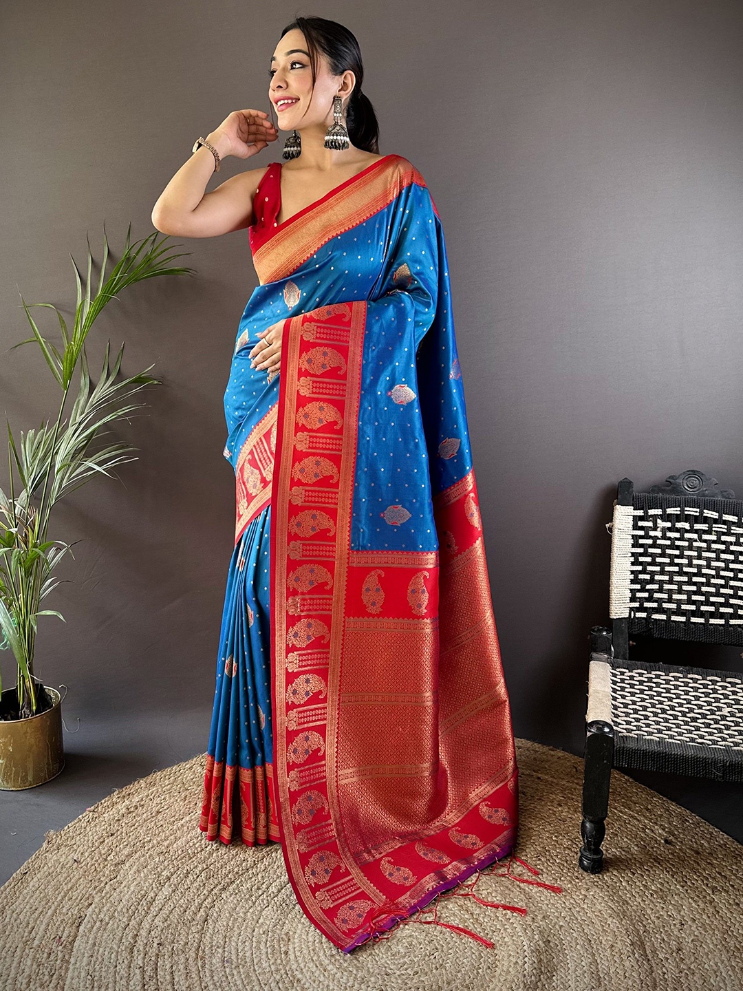 

LeeliPeeri Designer Woven Design Zari Silk Blend Banarasi Saree, Blue