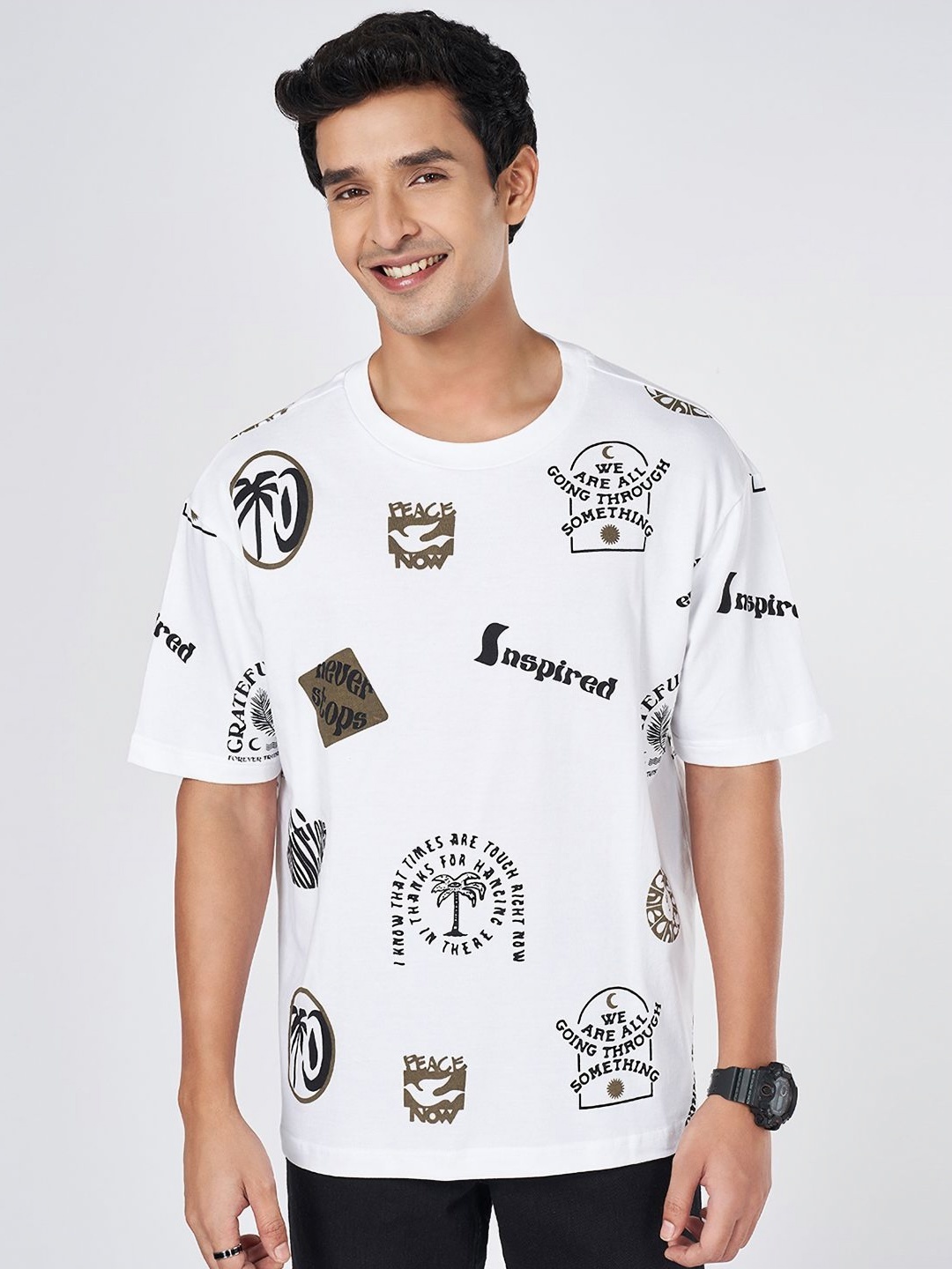 

People Men Extended Sleeves Monochrome Pockets Boxy T-shirt, Off white