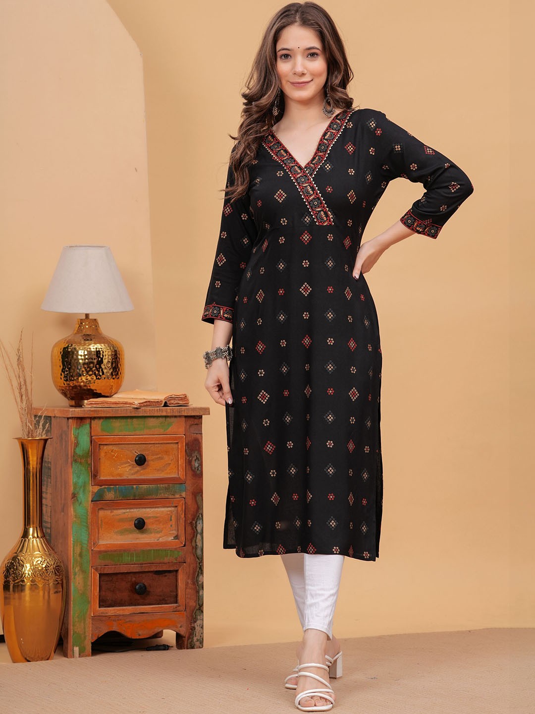 

KALINI Women Printed Gotta Patti Floral Kurta, Black