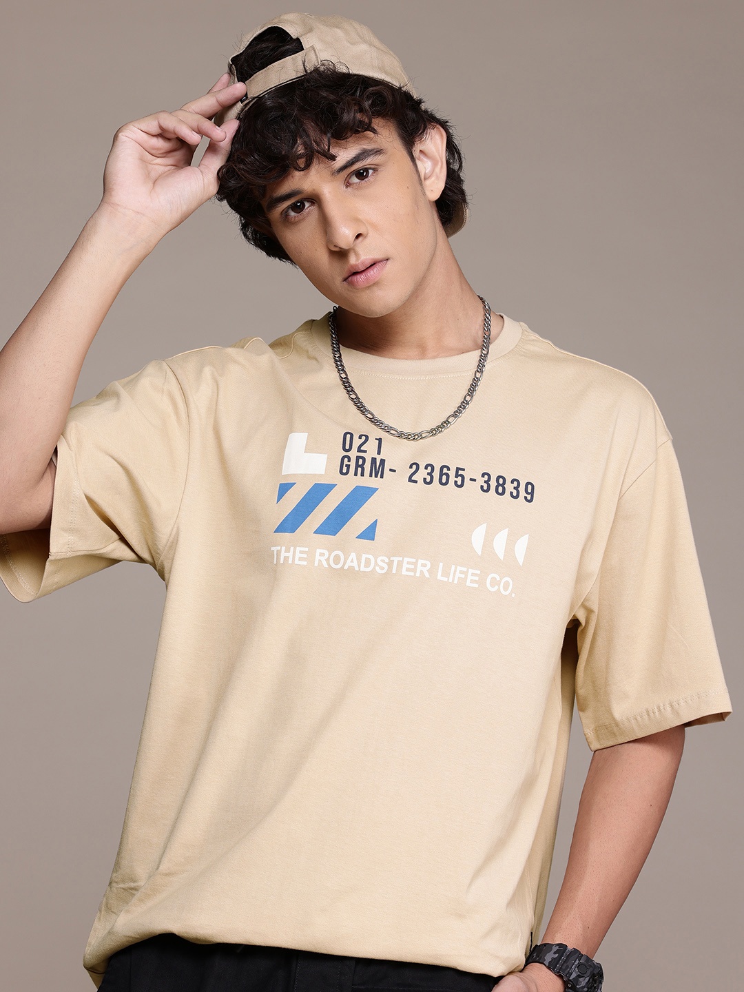 

The Roadster Lifestyle Co. Men Printed Relaxed Fit Pure Cotton T-shirt, Beige