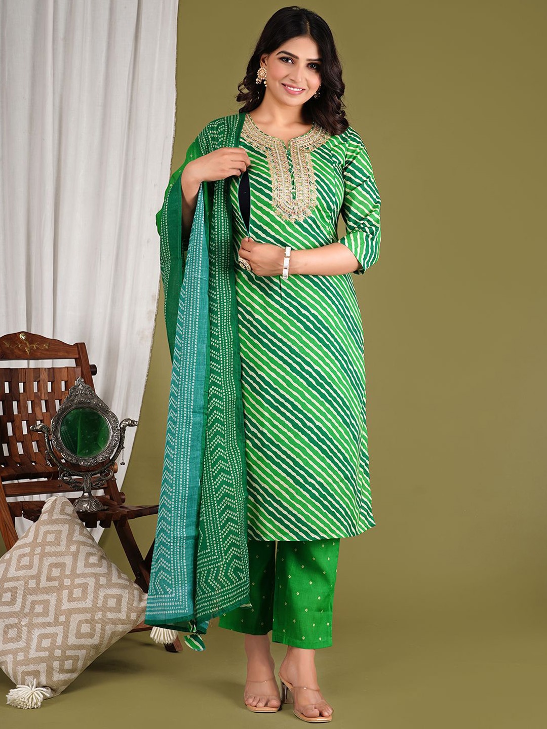 

mumzhug Women Ethnic Motifs Embroidered Regular Thread Work Pure Cotton Kurta with Palazzos & With Dupatta, Green