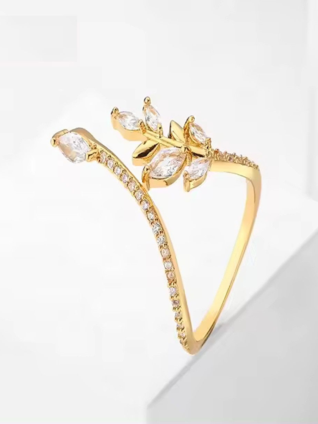 

Lila Gold-Plated Cubic Zirconia Crystal Lovely Leaf Shape Open Rings