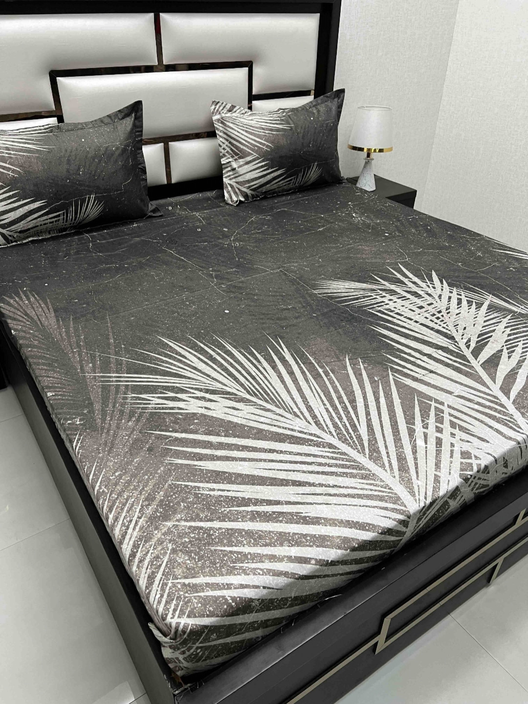 

Pure Decor Majestic Brown & White Tropical Cotton 600 TC King Bedsheet Set-2.73mx2.75m