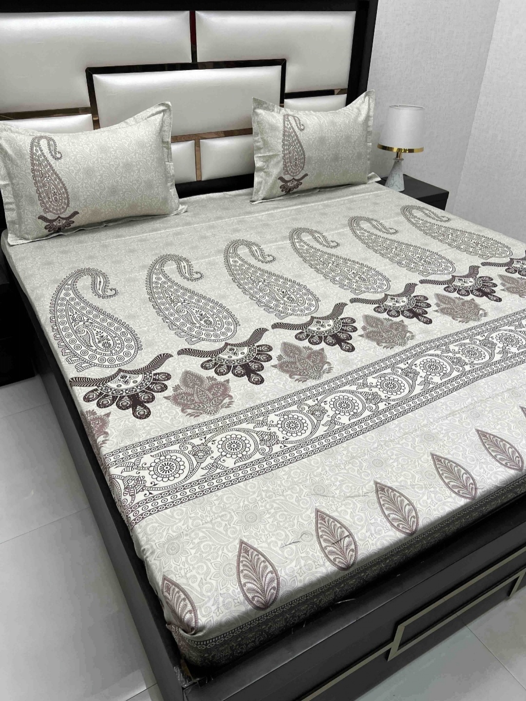 

Pure Decor Cotton King Size Double Bed Bedsheet With 2 Pillow Covers 2.74m X 2.74m, White