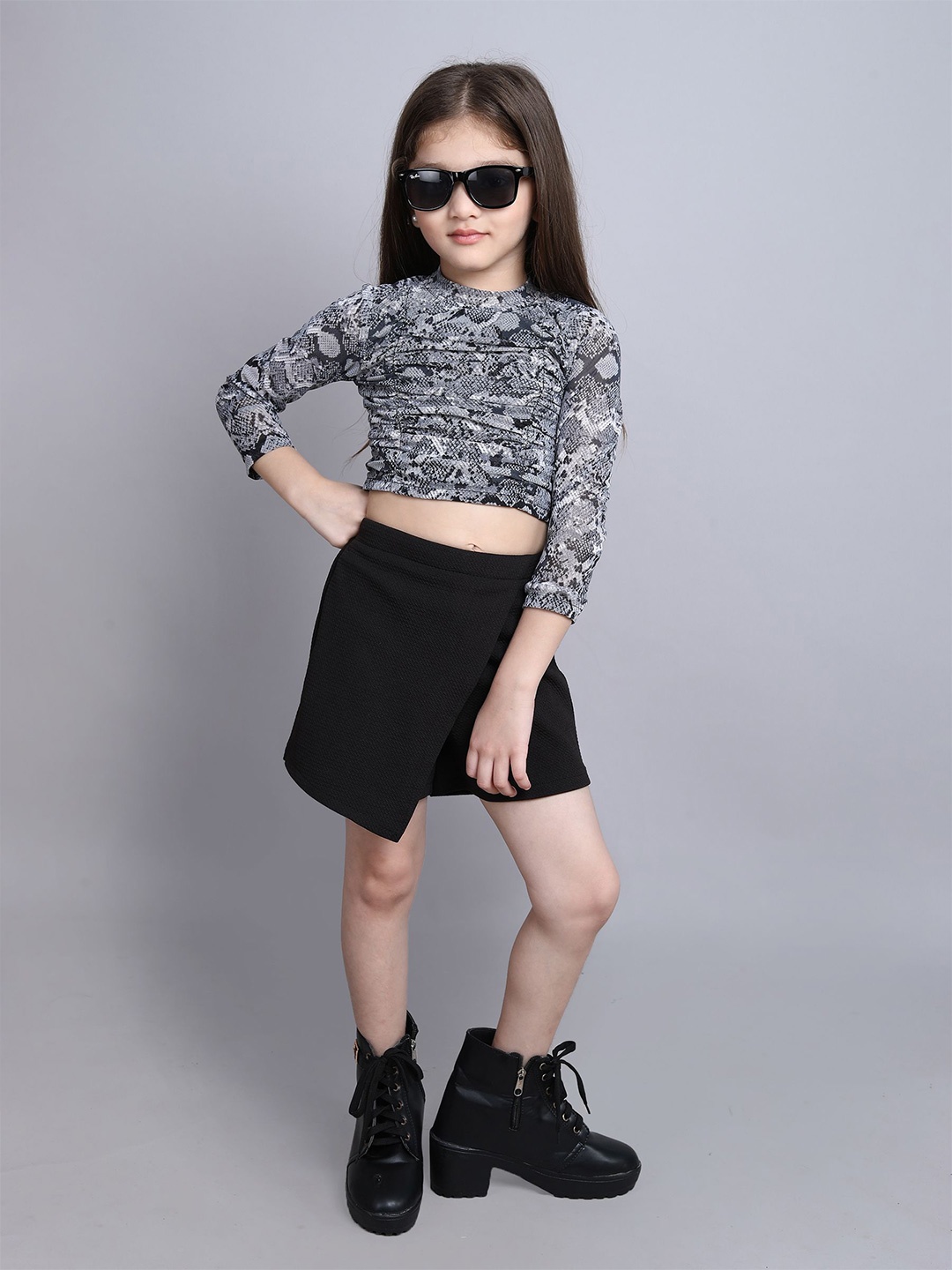 

taffykids Girls Printed Top with Skirt, Black