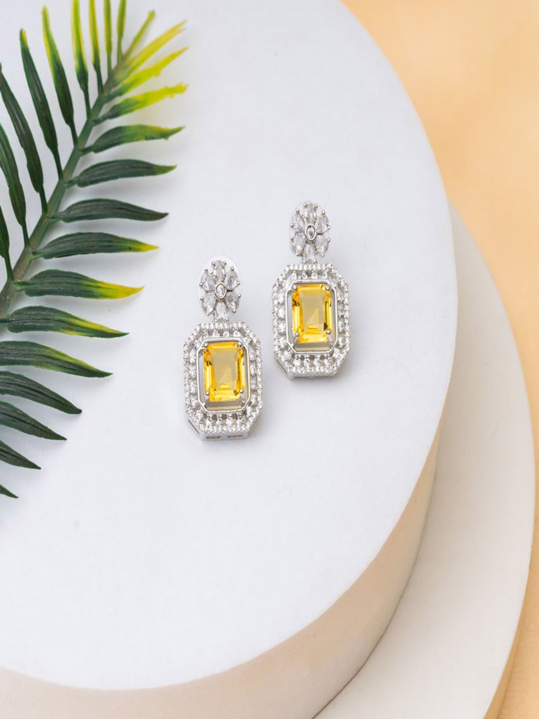 

PUTSTYLE Contemporary Studs Earrings, Yellow