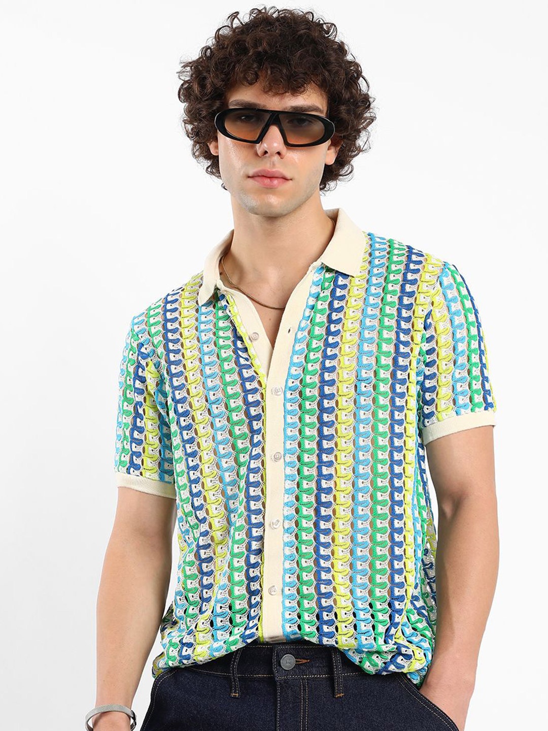 

Campus Sutra Men Comfort Spread Collar Horizontal Striped Casual Shirt, White