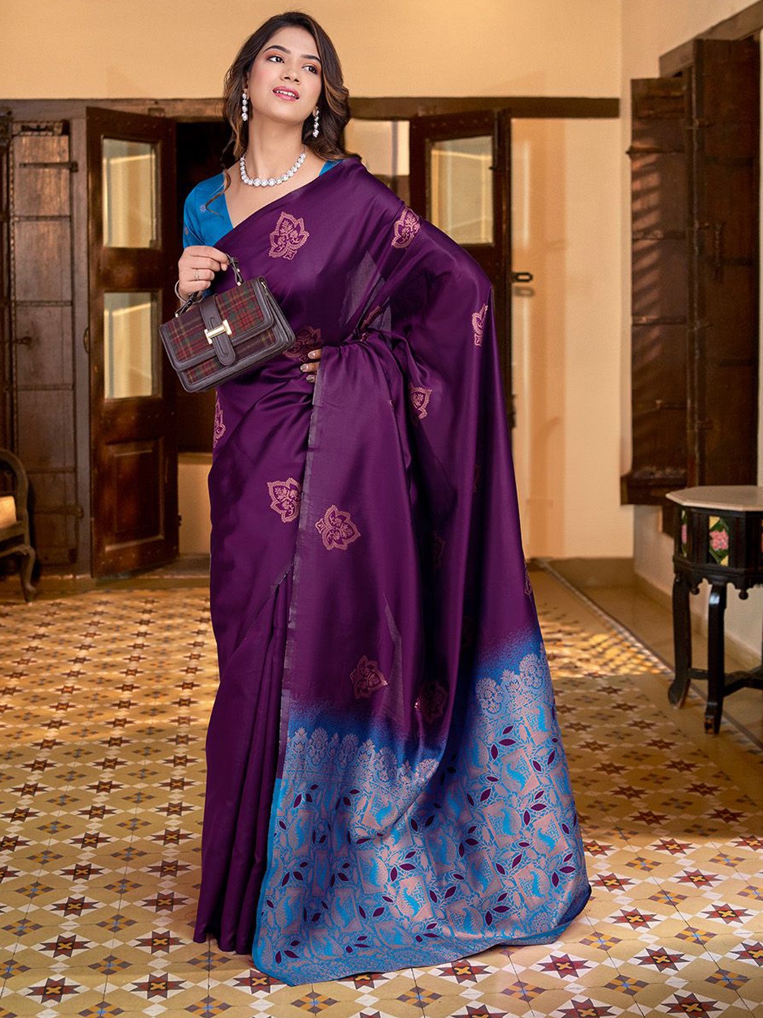 

zinzraa Woven Design Zari Pure Silk Saree, Purple