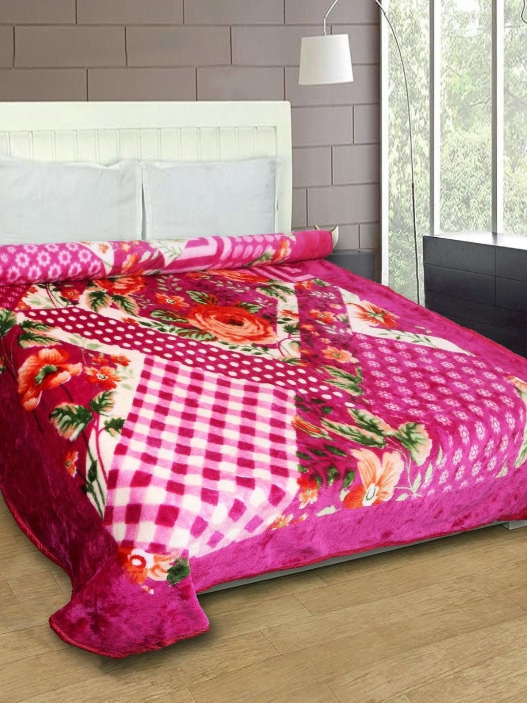 

MAGICAL Green & Pink Ethnic Motifs Mink 400 GSM Double Bed Blanket