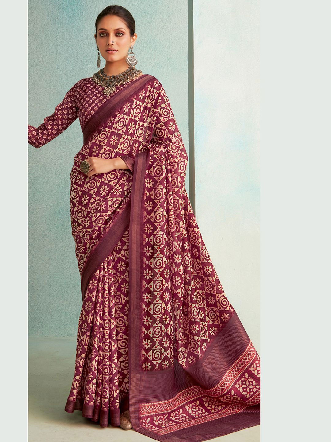 

Satrani Floral Zari Pure Silk Banarasi Saree, Purple