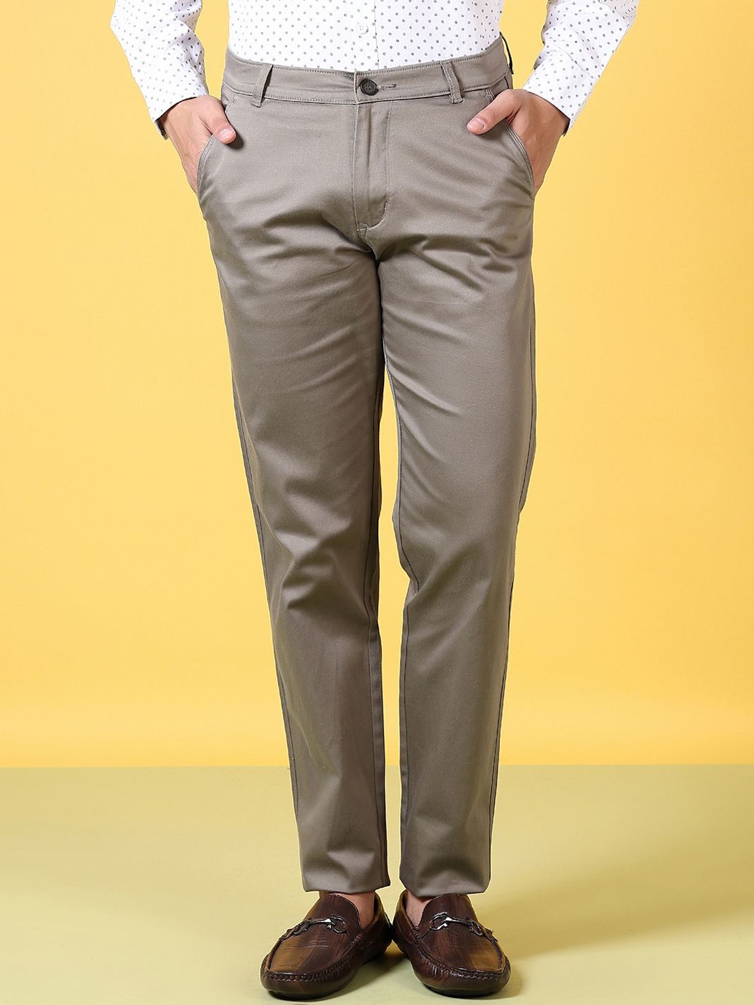 

V-Mart Men Regular Fit Cotton Chinos, Green