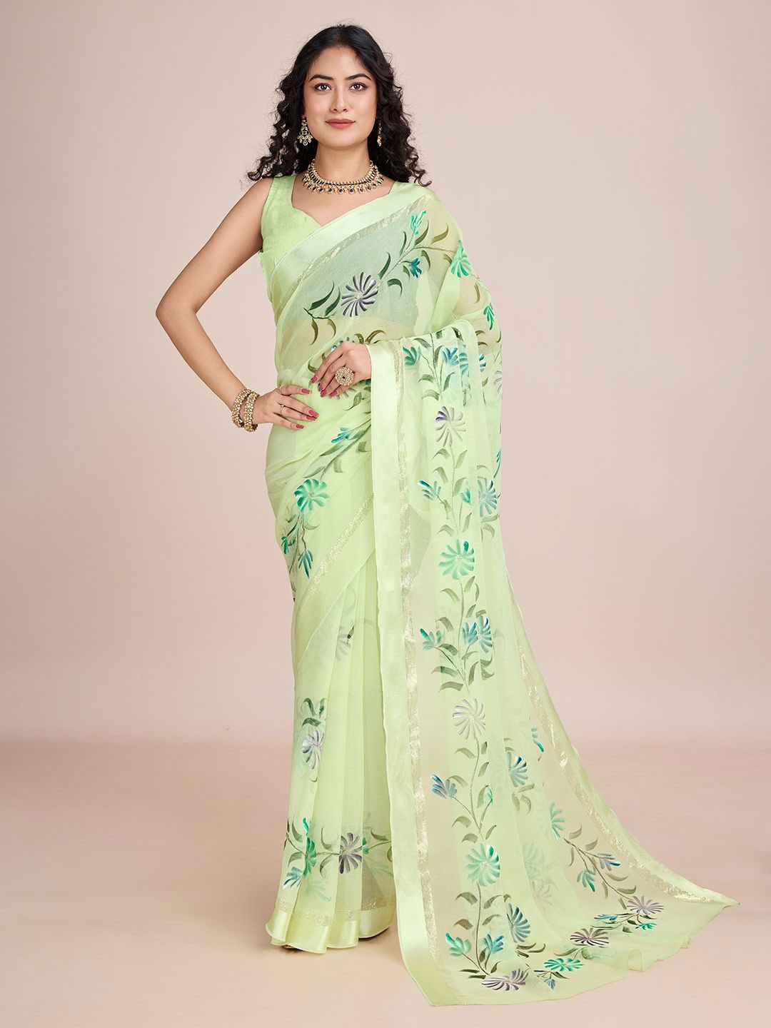 

Avojee Floral Saree, Green