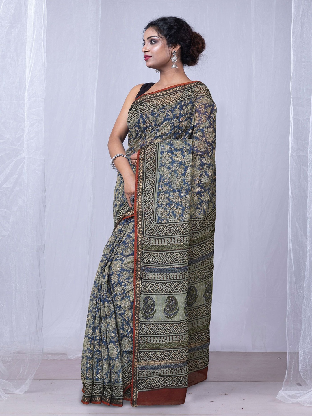 

Unnati Silks Floral Handloom Kota Saree, Blue