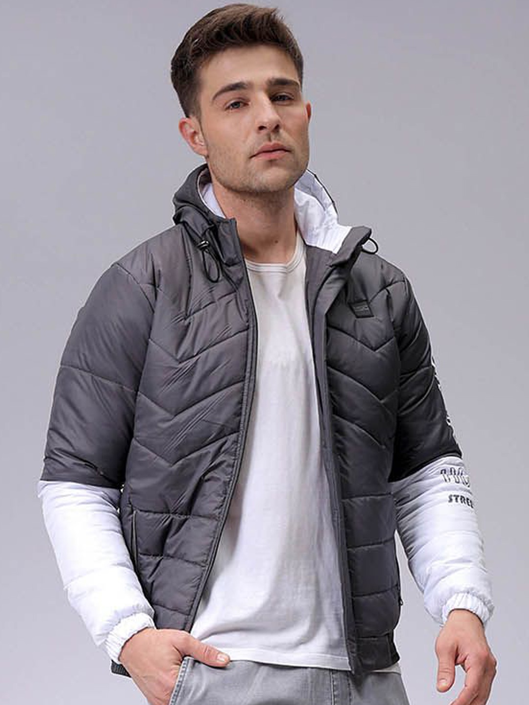 

The Indian Garage Co Men Colourblocked Lightweight Puffer Jacket with Patchwork, Grey