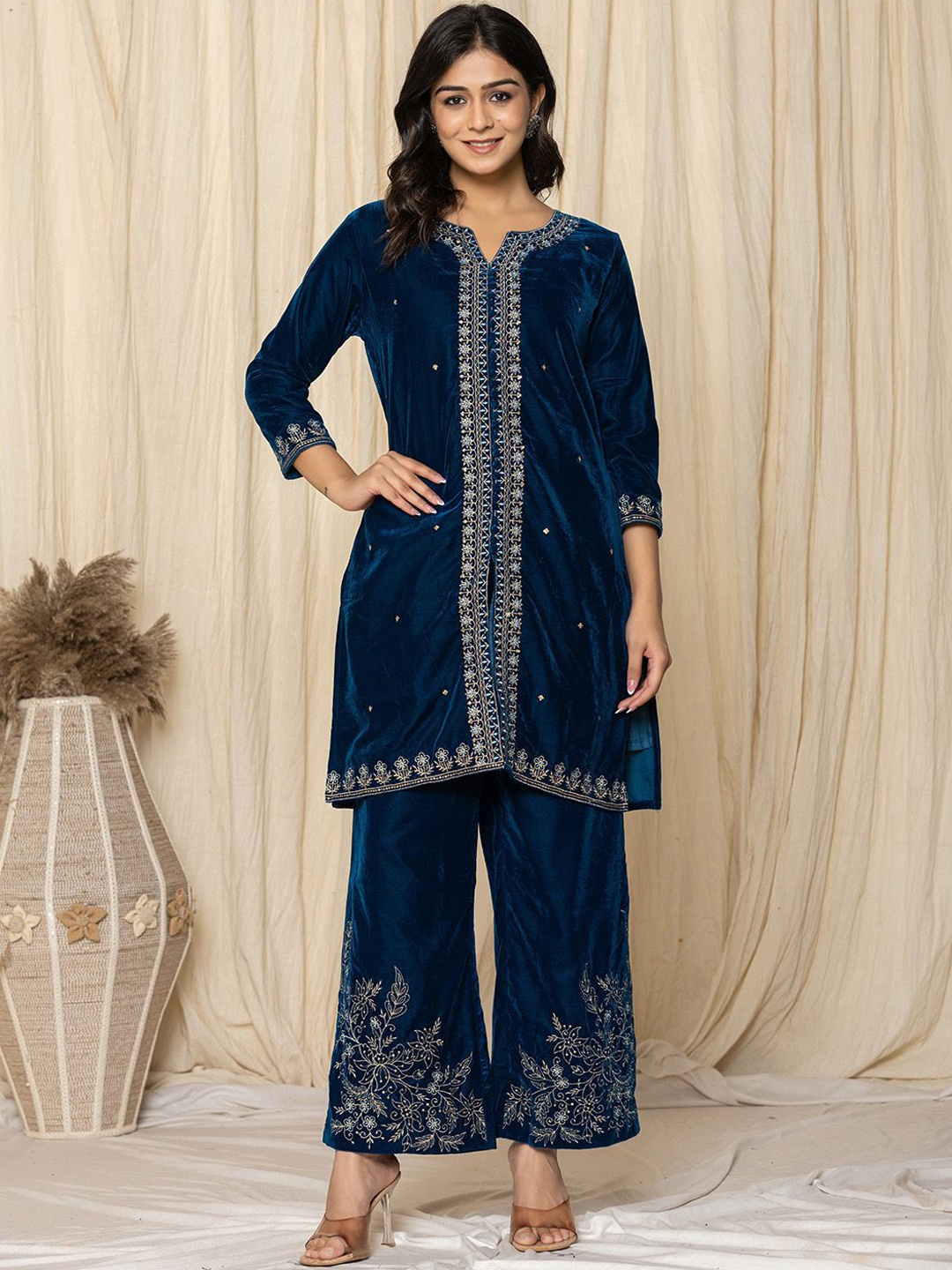 

Meena Bazaar Women Floral Embroidered Regular Thread Work Velvet Kurta with Palazzos, Blue