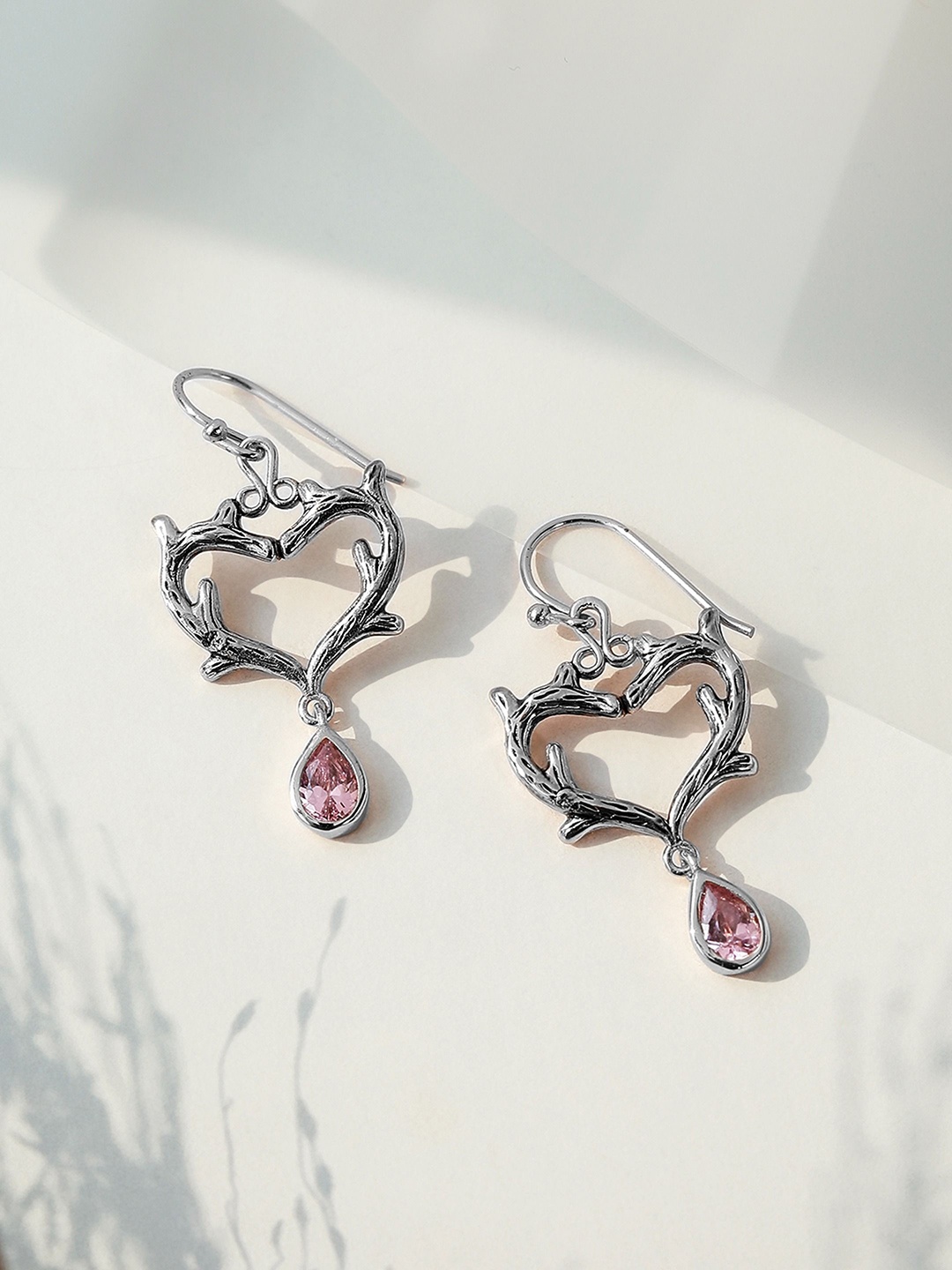 

DIAVO Contemporary Studs Earrings, Silver