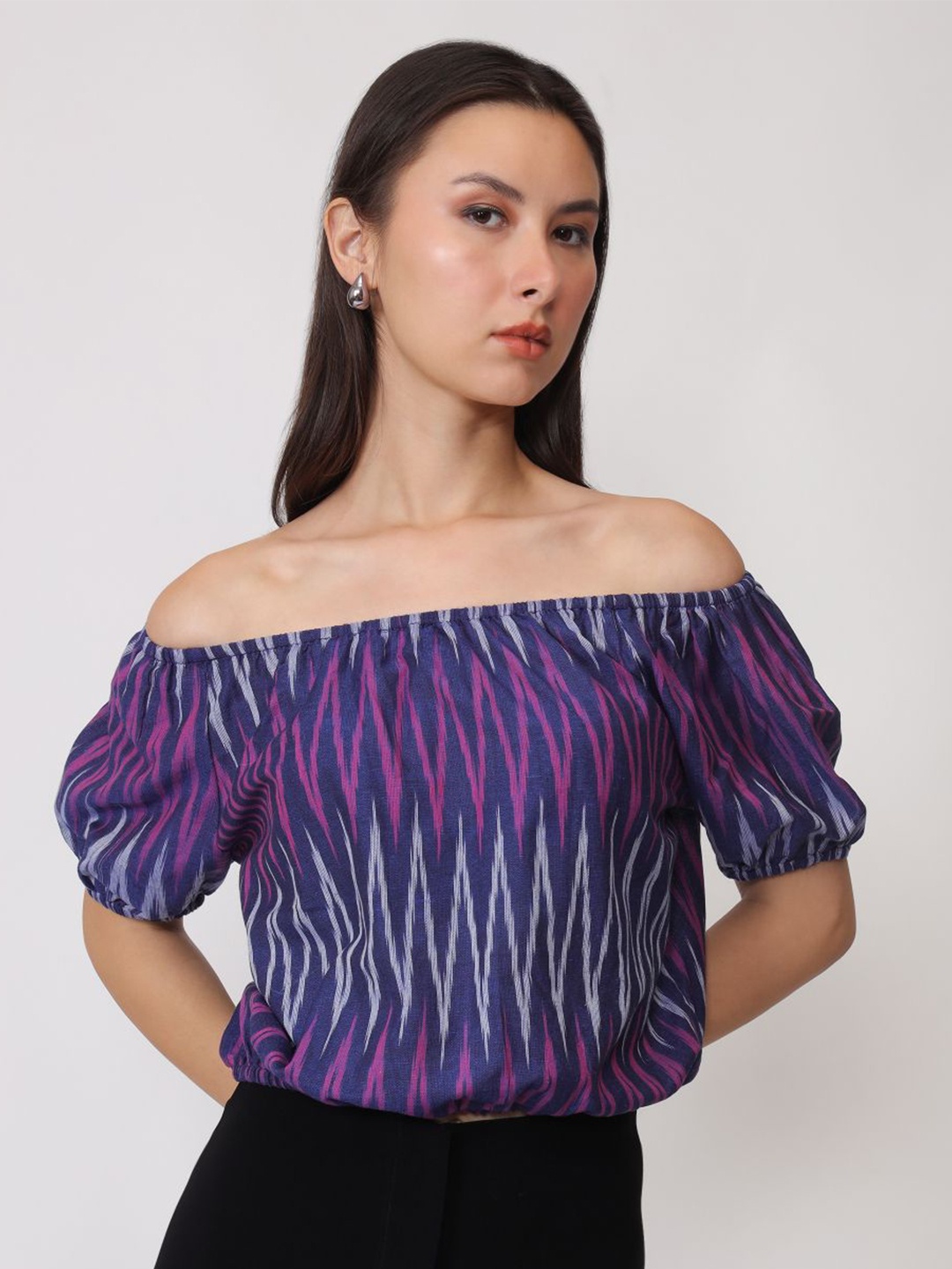 

ENTELLUS Geometric Print Off-Shoulder Puff Sleeve Cotton Bardot Top, Purple