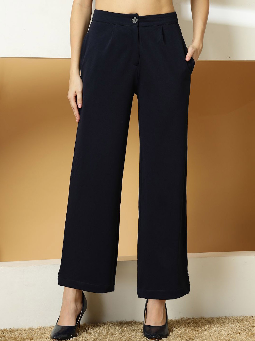 

Oomph! Women Relaxed Pleated Trousers, Blue