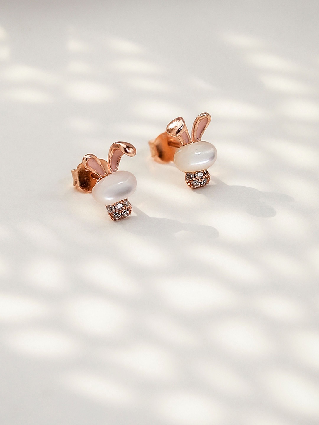 

DIAVO Contemporary Studs Earrings, Rose gold