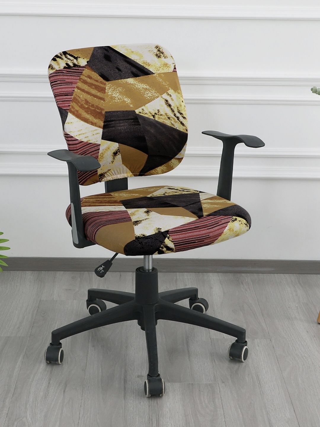 

HOKIPO Brown & Black Abstract Printed Stretchable Office Chair Cover