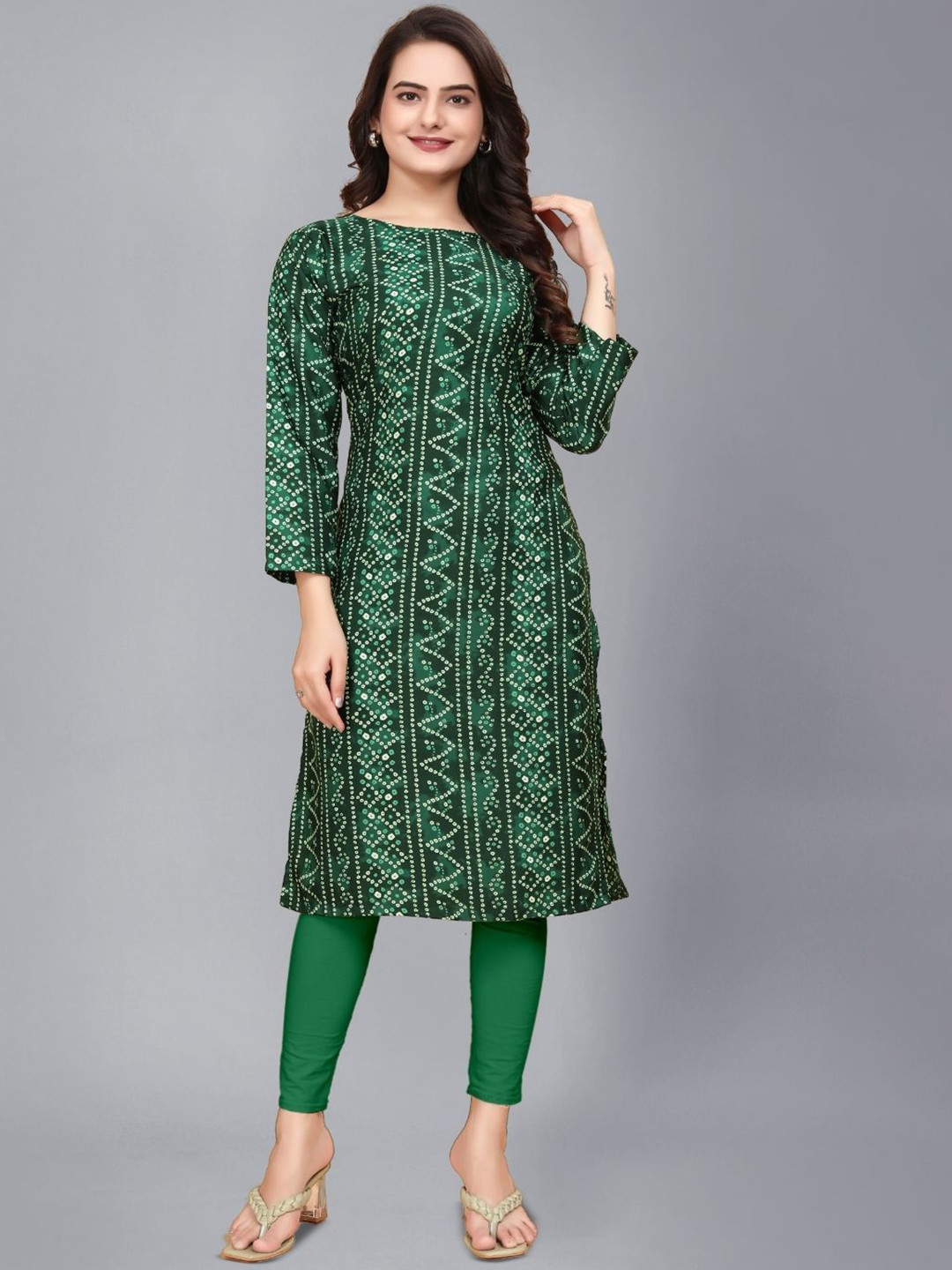 

AK FASHION MALL Women Geometric Embroidered Flared Sleeves Thread Work Crepe Kurta, Green