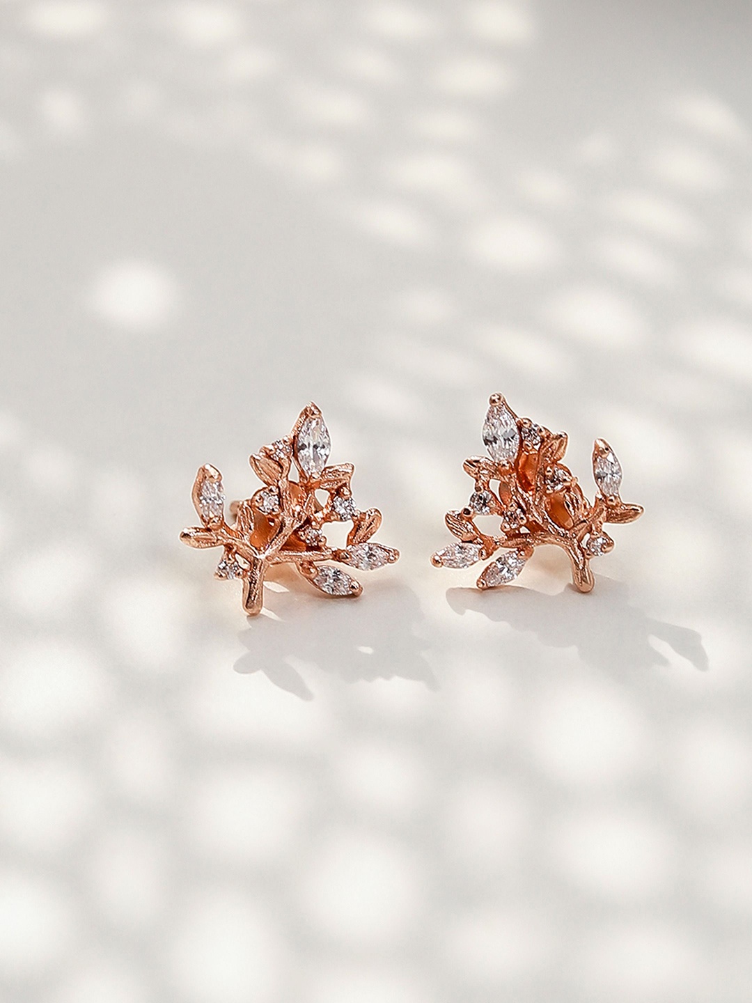 

DIAVO Contemporary Studs Earrings, Rose gold