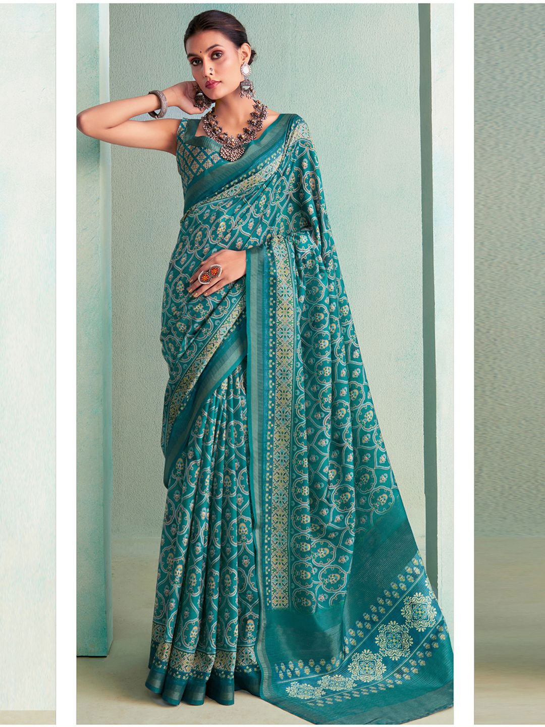

Satrani Woven Design Zari Pure Silk Banarasi Saree, Blue