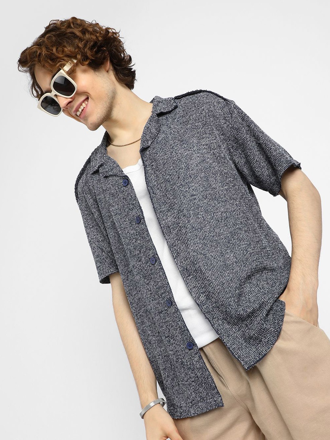

Campus Sutra Men Comfort Cuban Collar Textured Relaxed Fit Casual Shirt, Grey