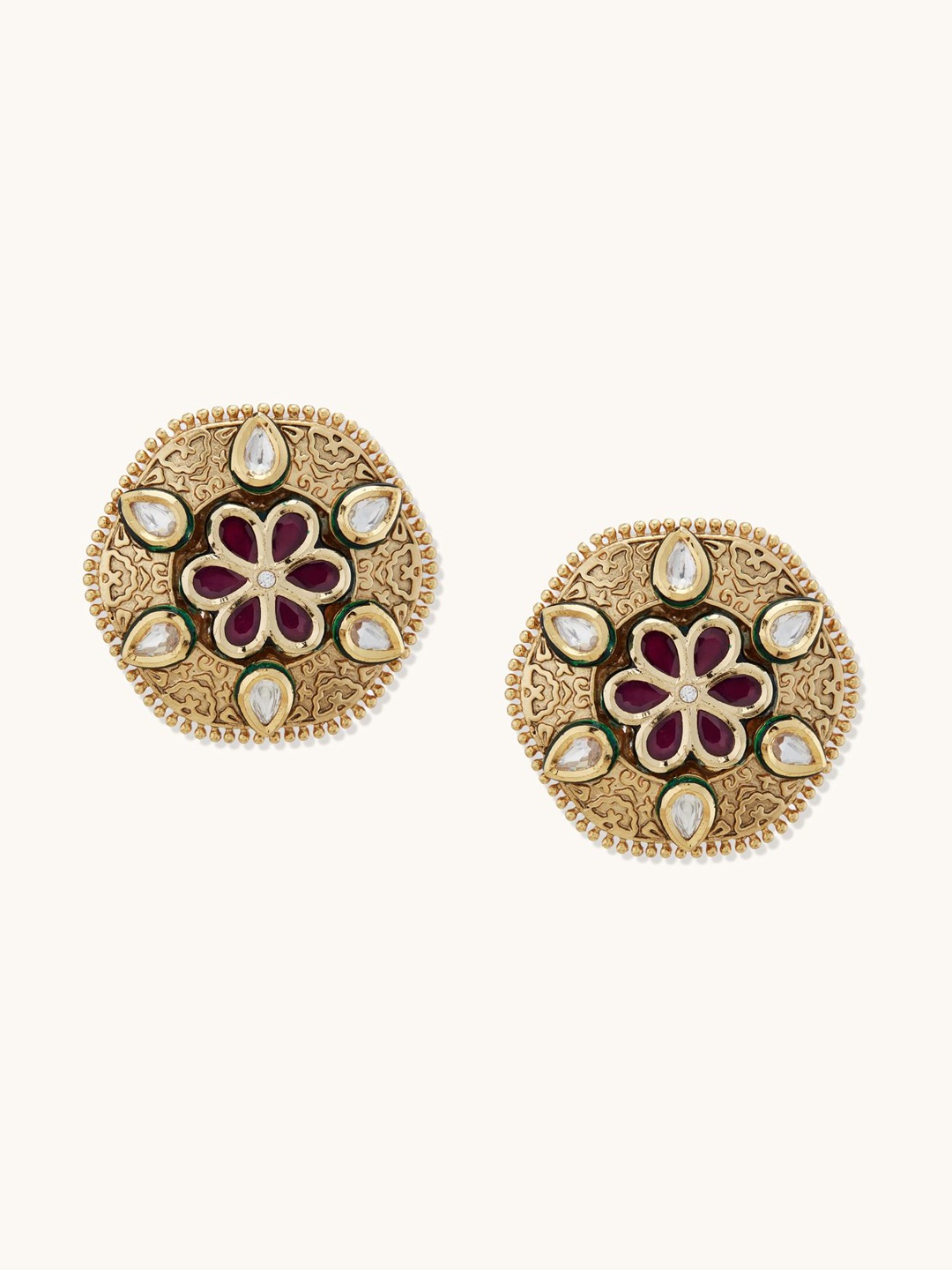 

Yinara Contemporary Studs Earrings, Gold