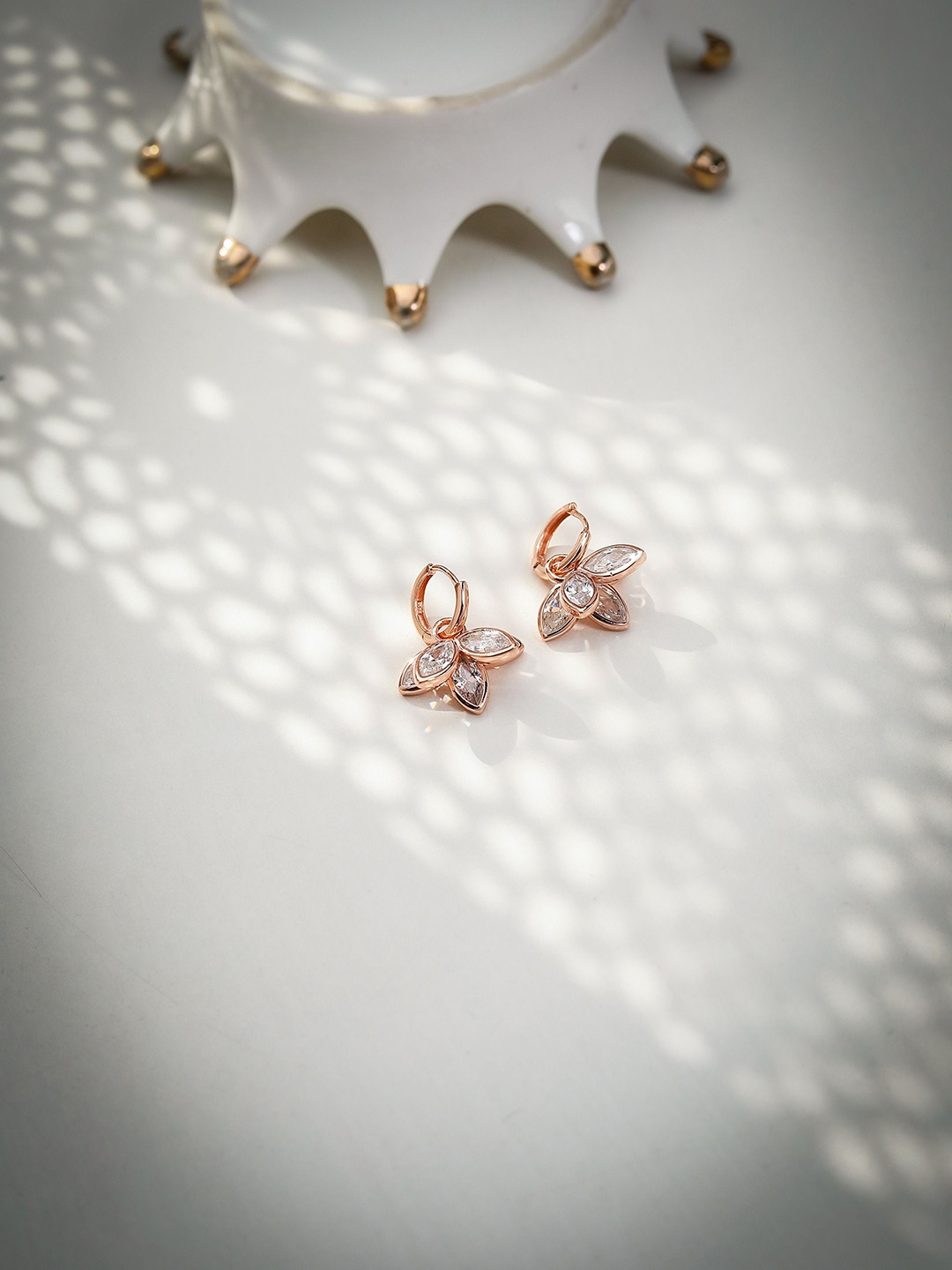 

DIAVO Contemporary Studs Earrings, Rose gold
