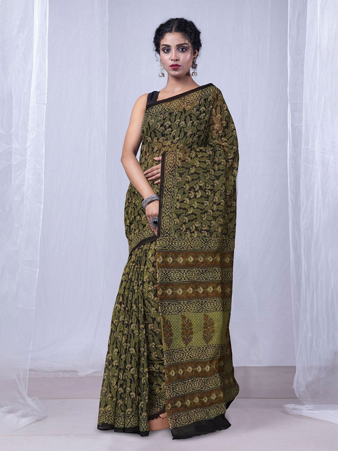 

Unnati Silks Floral Handloom Kota Saree, Black