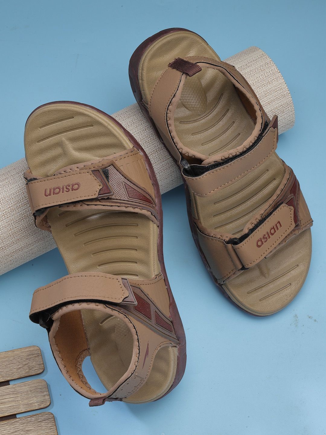 

ASIAN Men Textured Sports Sandals, Brown
