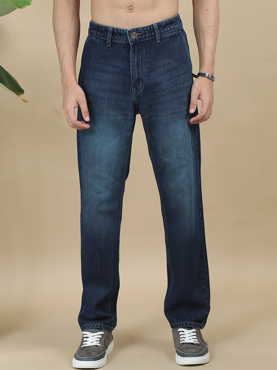 

Mast & Harbour Men Cotton Comfort Relaxed Fit Light Fade Jeans, Blue