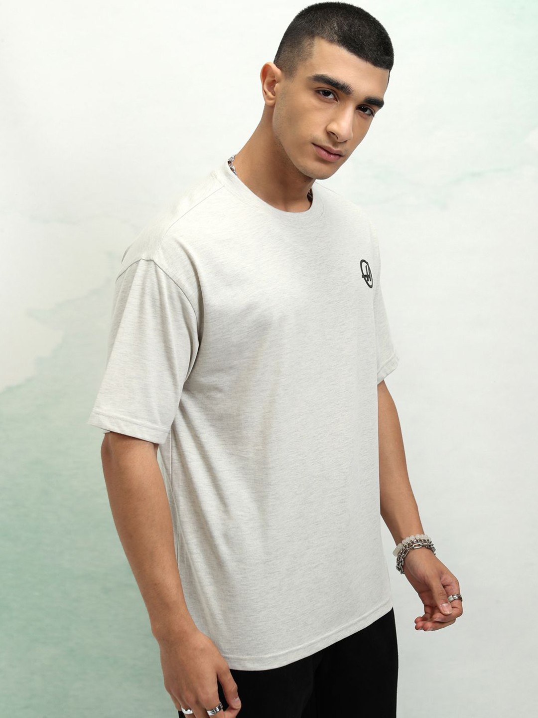 

HIGHLANDER Men Brand Logo Printed Round Neck Cotton Oversized Sports T-Shirt, Off white