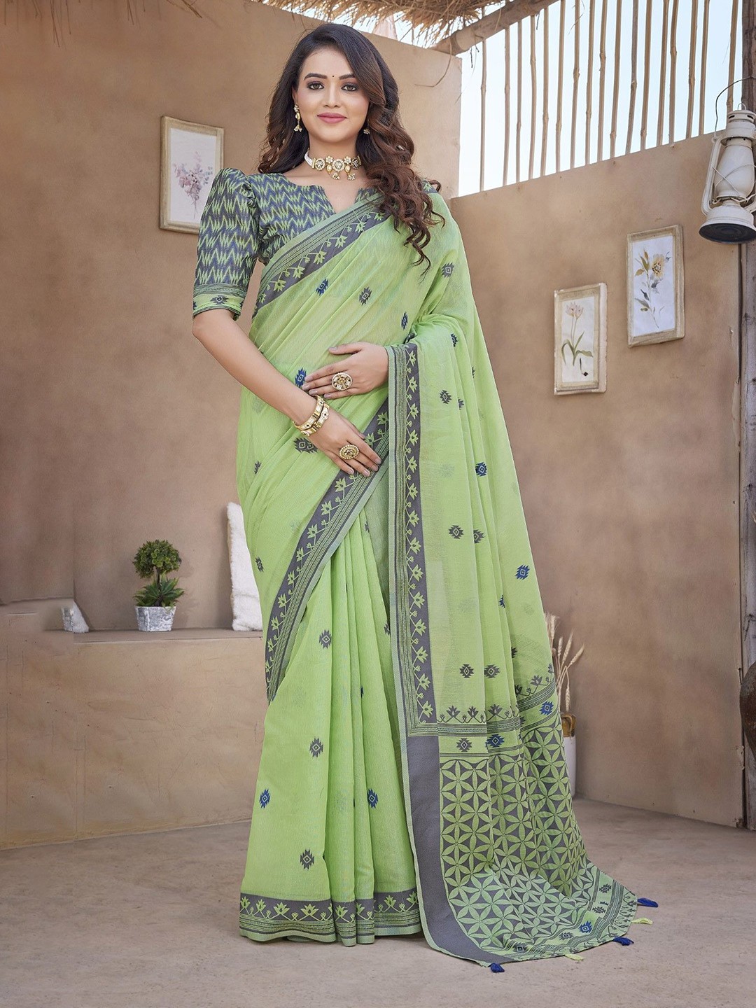 

LeeliPeeri Designer Ethnic Motifs Silk Cotton Saree, Green