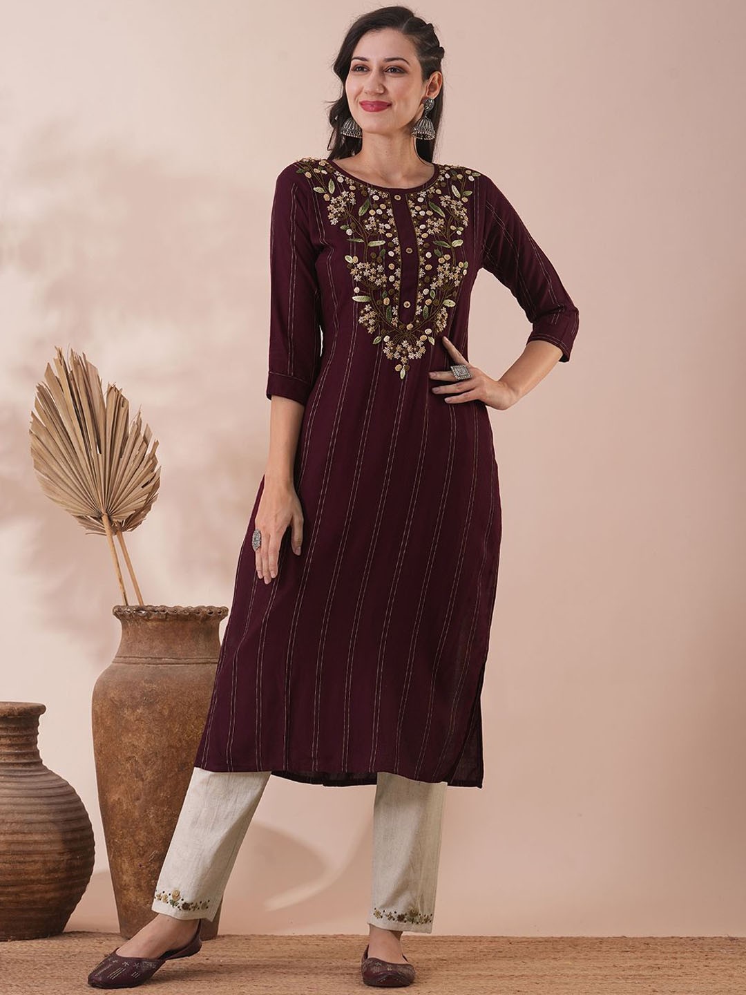 

FASHOR Women Floral Embroidered Regular Sequinned Kurta with Trousers, Burgundy