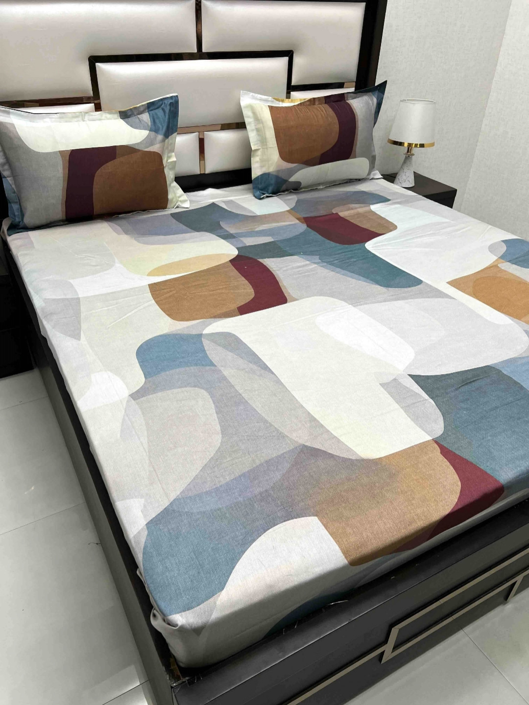 

Pure Decor Blue & White 400 TC King Bedsheet with 2 Pillow Covers